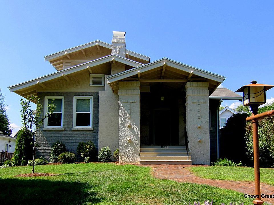 For Sale: 1909 Greenwood RD SW, Roanoke, Virginia 24015