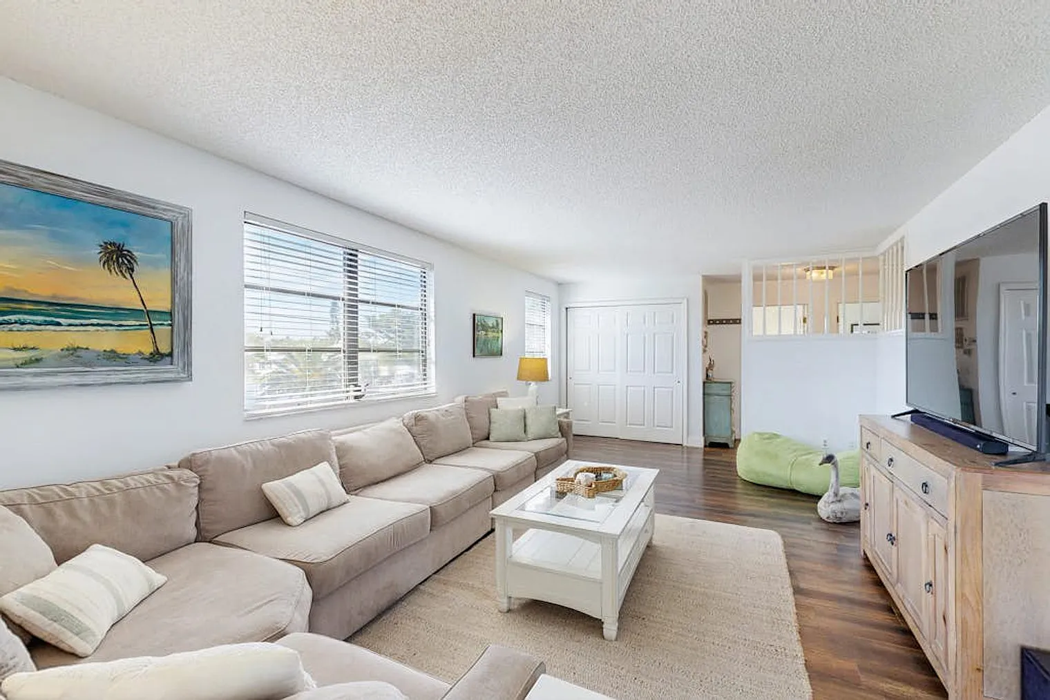 4 bed, 2.0 bath, 1420 sqft, $9,462 — Photo 1