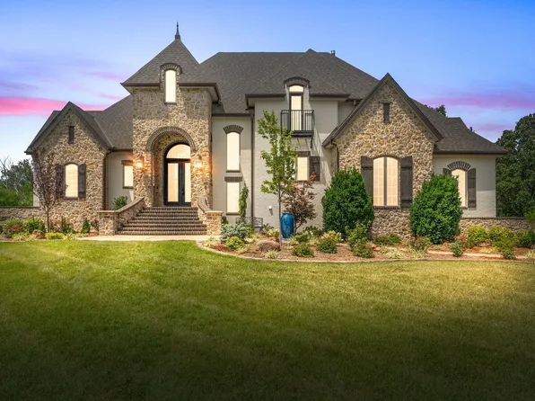 14000 E Summerfield Cir, Wichita, KS 67230