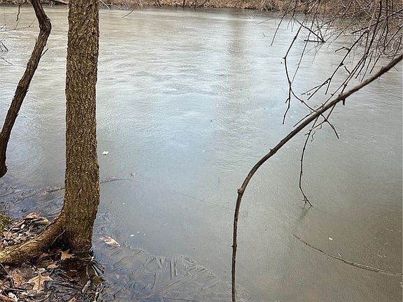 3rd image of 6957 Perrys Den Rd