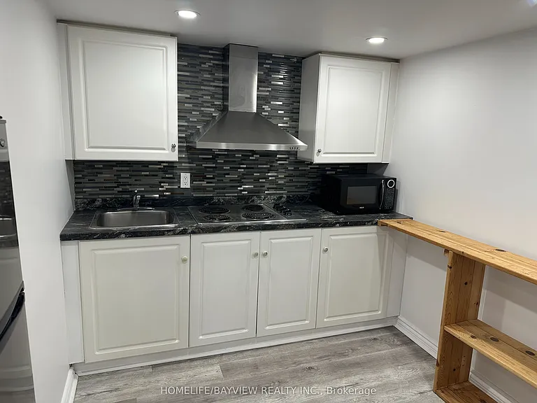 36 Rosanna Cres — Photo 10
