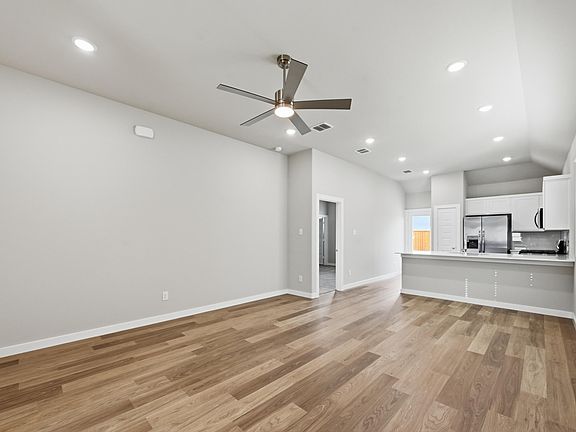 2nd image of 3905 Nasworthy Dr