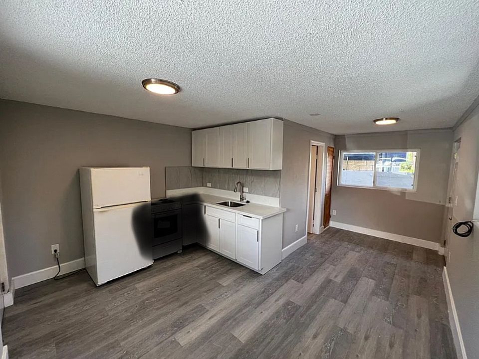 2nd image of 2120 Star Rd #D