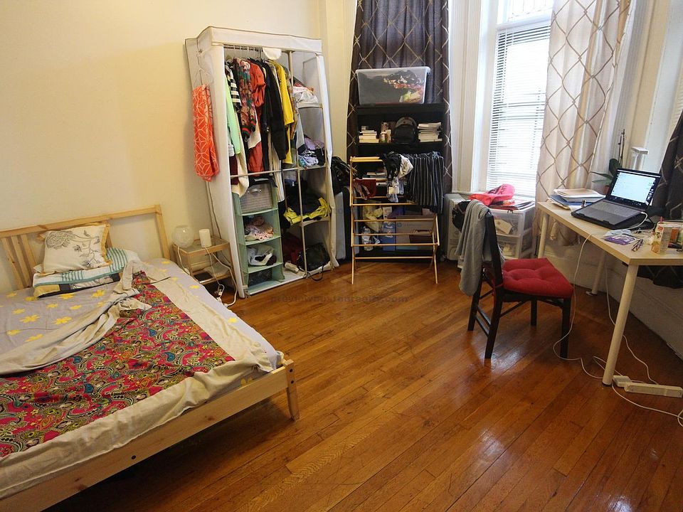 2nd image of 1254 Commonwealth Ave #L4