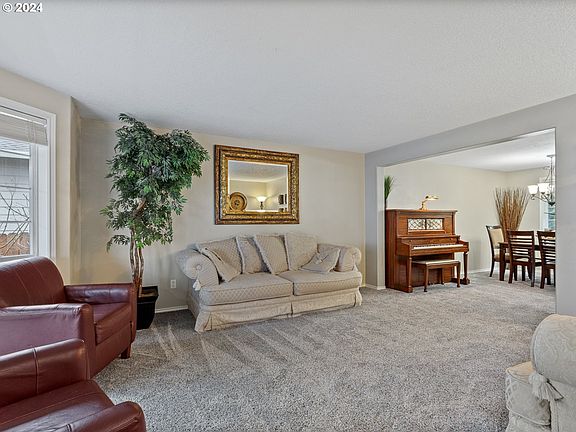 4th image of 15905 NE 27th Cir