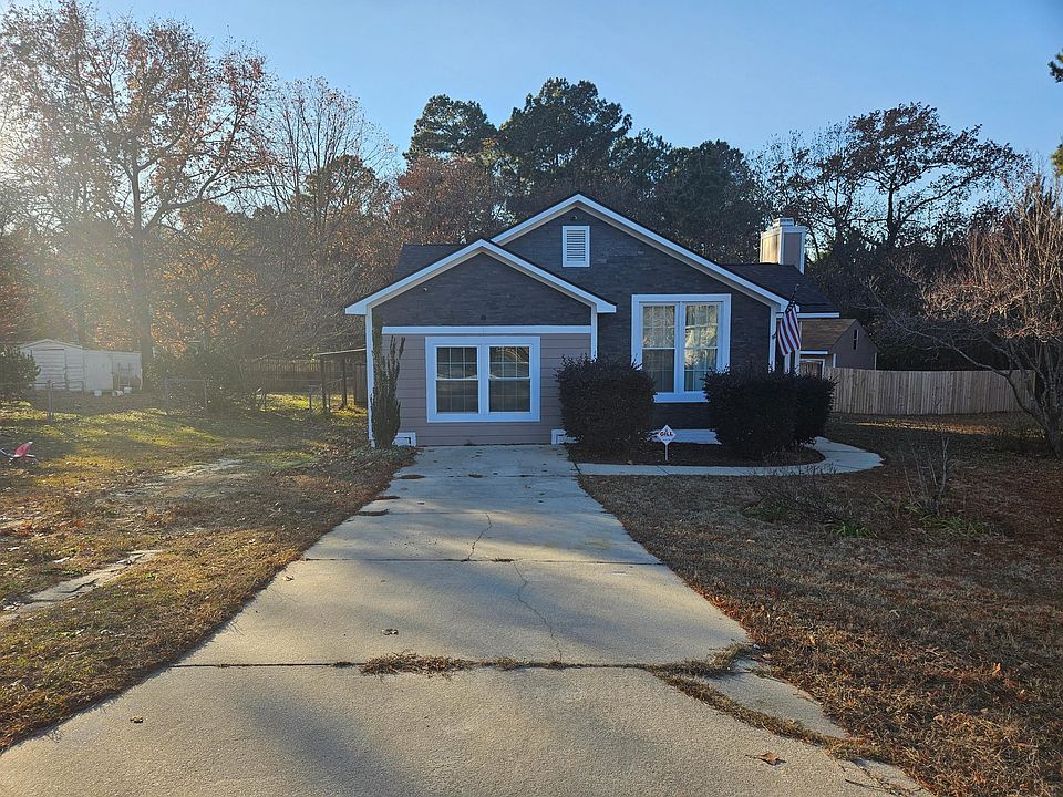 1st image of 712 Loyola Ln
