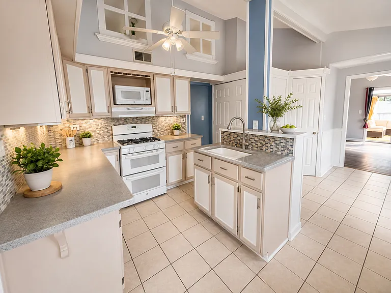 263 Dalewood Ave — Photo 6