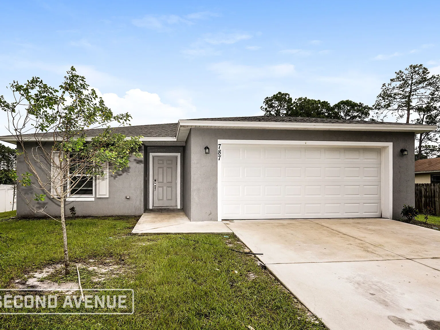 4 bed, 2.0 bath, 1833 sqft, $1,999 — Photo 1