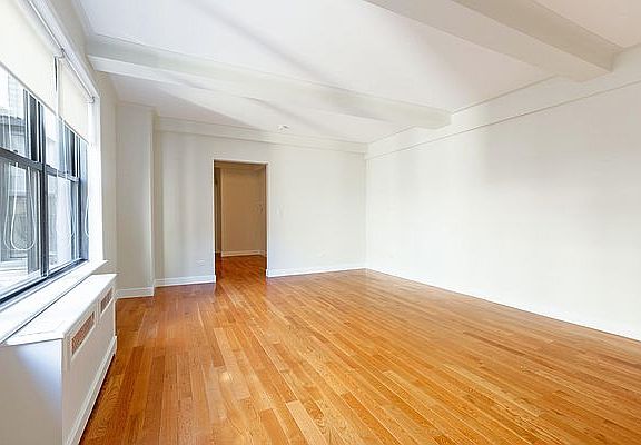 3rd image of 400 E 58th St APT 14G
