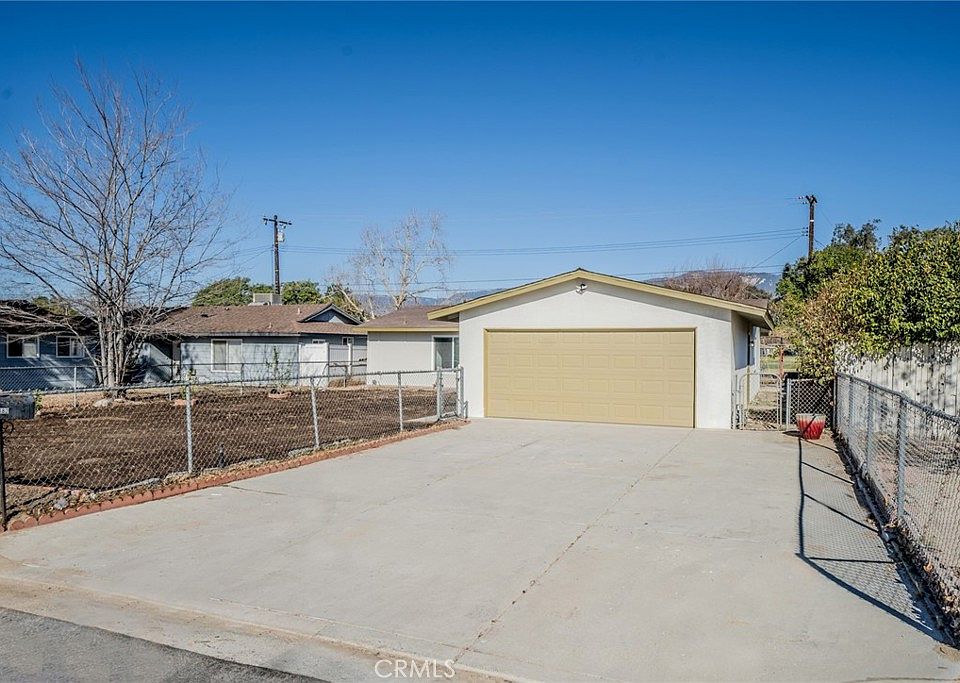 1st image of 26882 Royce Ln