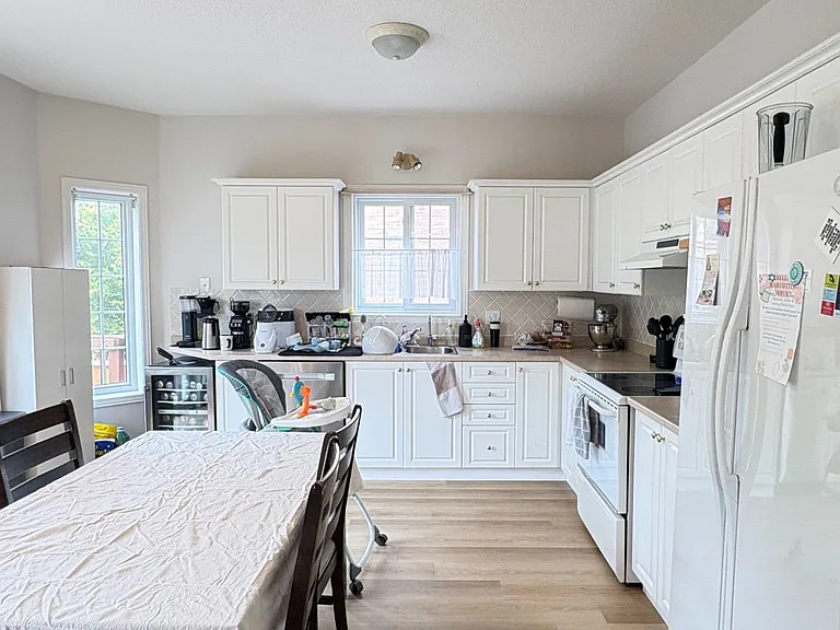 2 Woodcrest Ct — Photo 10