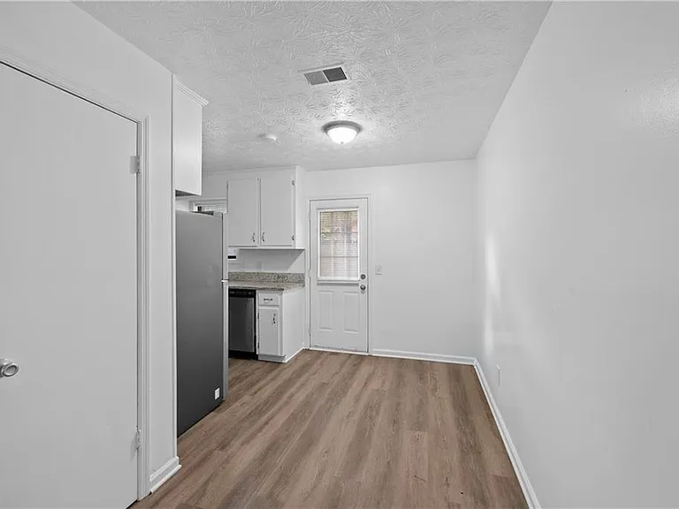 1012 Davis St #12 — Photo 7
