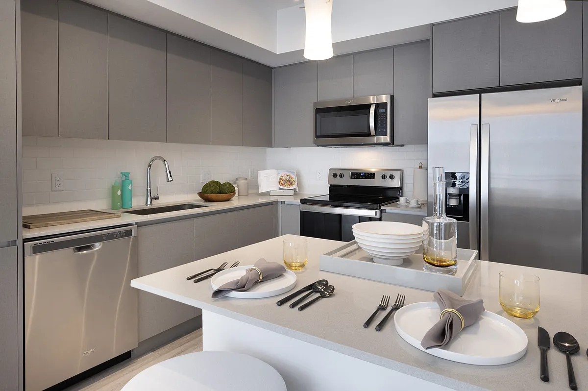 Building Photo - The Upland at Hialeah