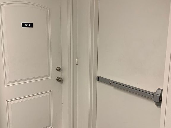 3rd image of 1044 E 400 S APT 301A