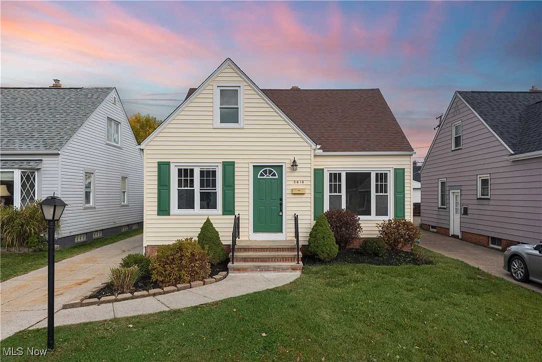 5618 Orchard Ave photo 1