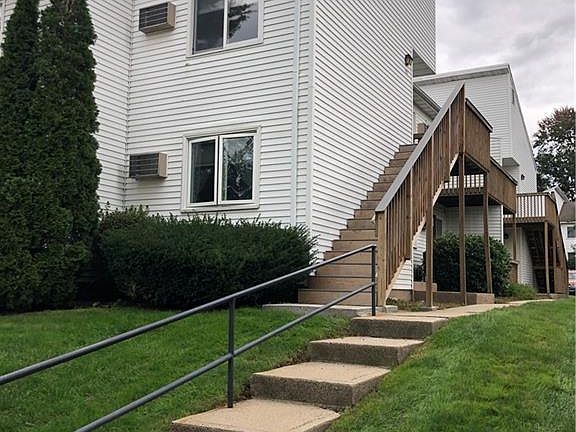 2nd image of 1134 Hartford Tpke Unit 1D2