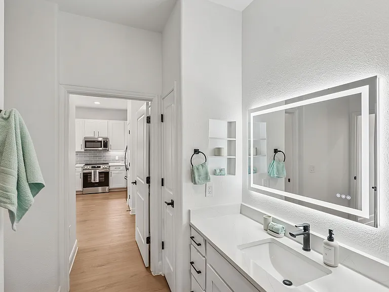 Instrata Upper Kirby — Photo 9