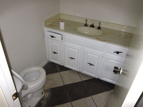 4th image of 3530 Pinehurst Cir