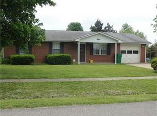 1461 Catalpa Dr, Radcliff, KY 40160