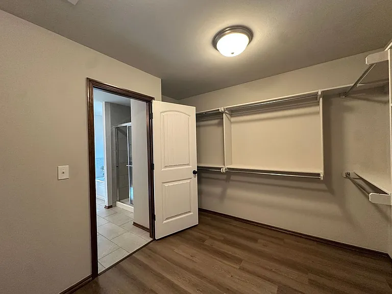 11008 SW 36th St — Photo 37