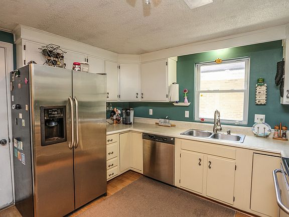 3rd image of 14 Bonnie Heights Dr