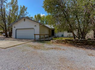 10400 October Ln, Redding, CA 96003
