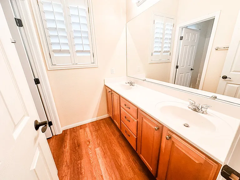 11245 Newbury Hills Ave — Photo 29