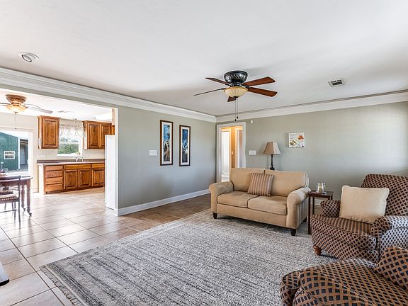 5th image of 1003 Ovilla Rd