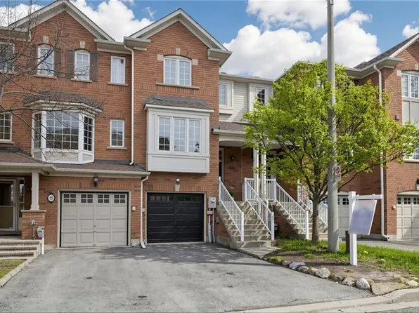 271 Richvale Dr S #56, Brampton, ON L6Z 4W6