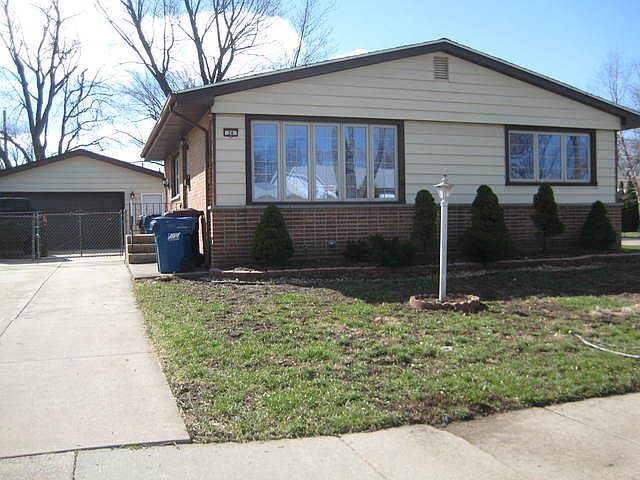 1st image of 26 E Greenbriar Ave