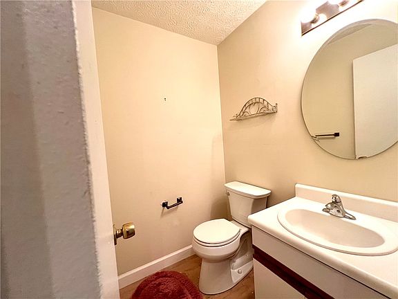 4th image of 206 Carla Dr