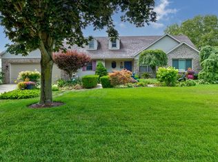 989 Bluff Lake Dr, Zeeland, MI 49464