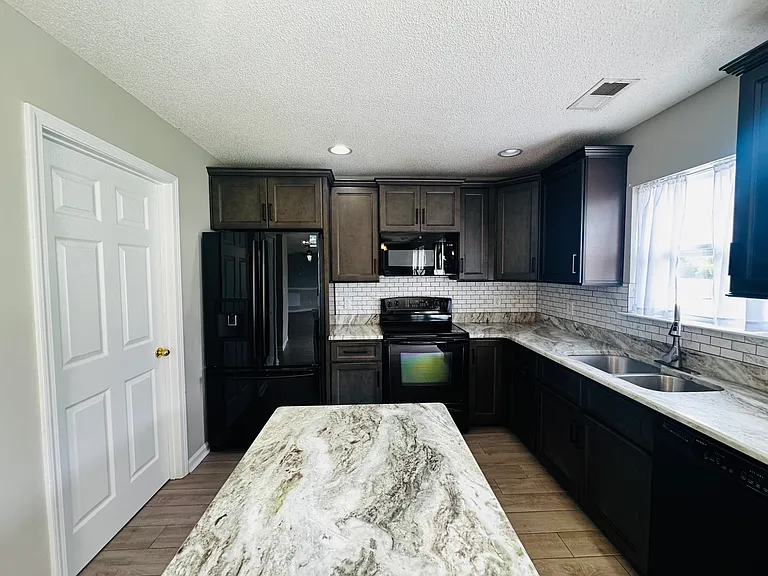 2237 Beauclair Ct — Photo 5