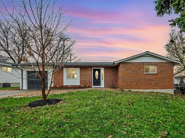 3321 Clemens Dr, Saint Charles, MO 63301
