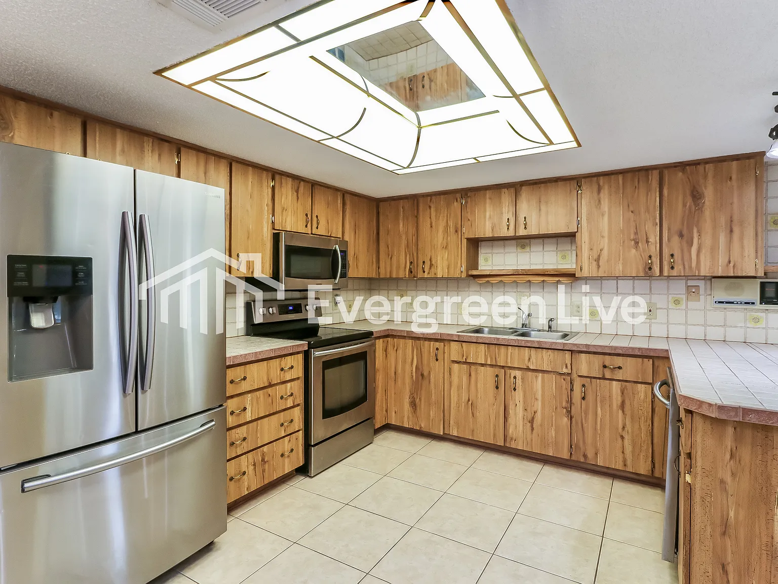 3 bed, 2.0 bath, 1769 sqft, $1,795 — Photo 4