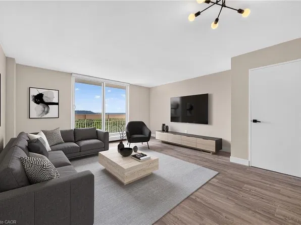 350 Quigley Rd #741, Hamilton, ON L8K 5N2