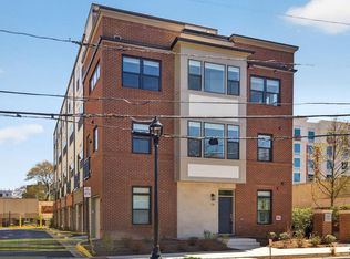 138 N Oak St, Falls Church, VA 22046