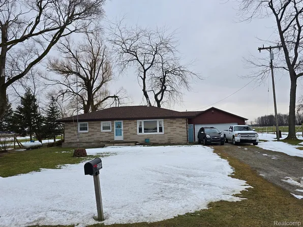 2286 E Dickerson Rd, Unionville, MI 48767