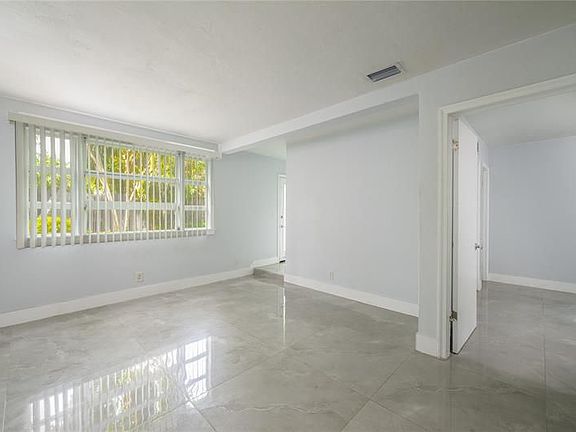 4th image of 1608 NE 2nd Ct