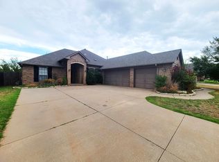 2801 NW 169th St, Edmond, OK 73012