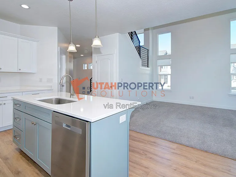 1316 W Dawes Way — Photo 12