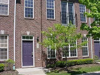 1st image of 932 Osgood St