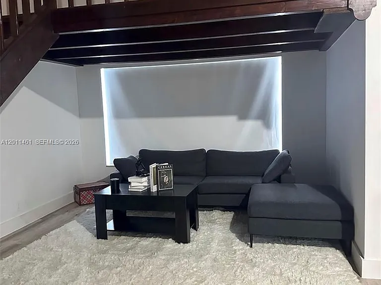 709 SW 79th Ter — Photo 3