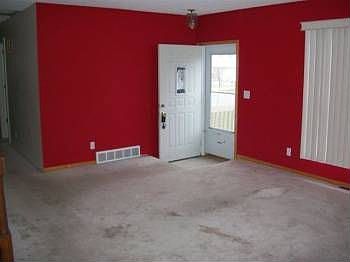 5th image of 940 Hein Ave