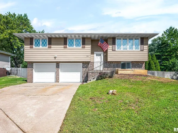 3600 W Bennington Ct, Peoria, IL 61615