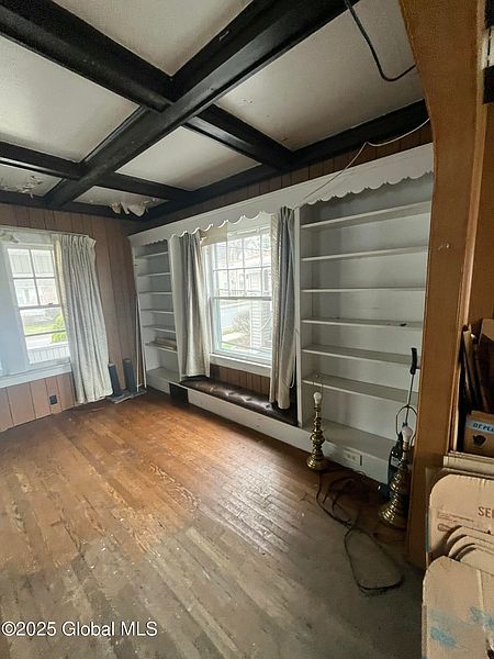 3rd image of 467 Locust Avenue