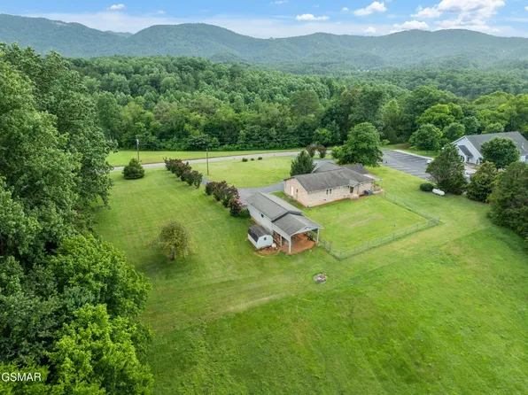 7197 Old Tuckaleechee Rd, Townsend, TN 37882