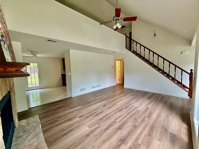5012 Evelyn Way — Photo 8