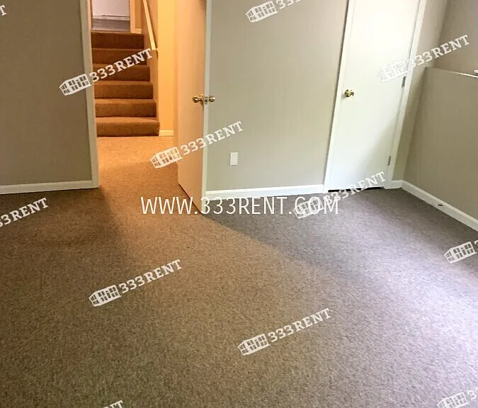 404 Freeman Ave — Photo 15