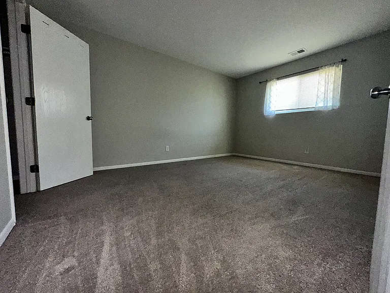 2405 Ashland Cir #9 — Photo 10